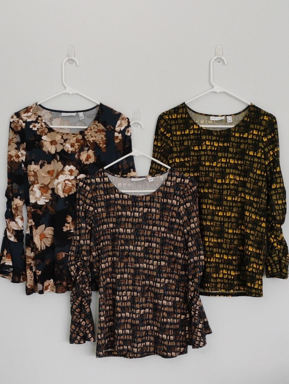 3 Susan Graver Liquid Knit Tops Ruched Bell Sleeve Floral & Geometric Blouses XS